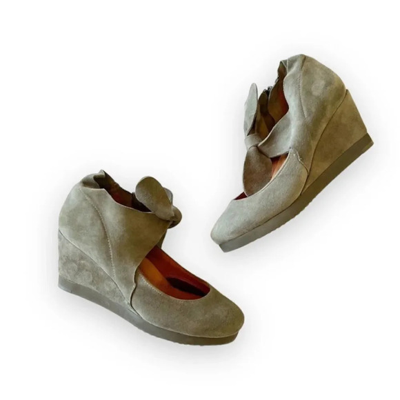 Gentle Souls Kennth Cole Dawnest Gray Suede Wedge Ankle Boot Bow‎ Size 5.5 - Picture 1 of 11